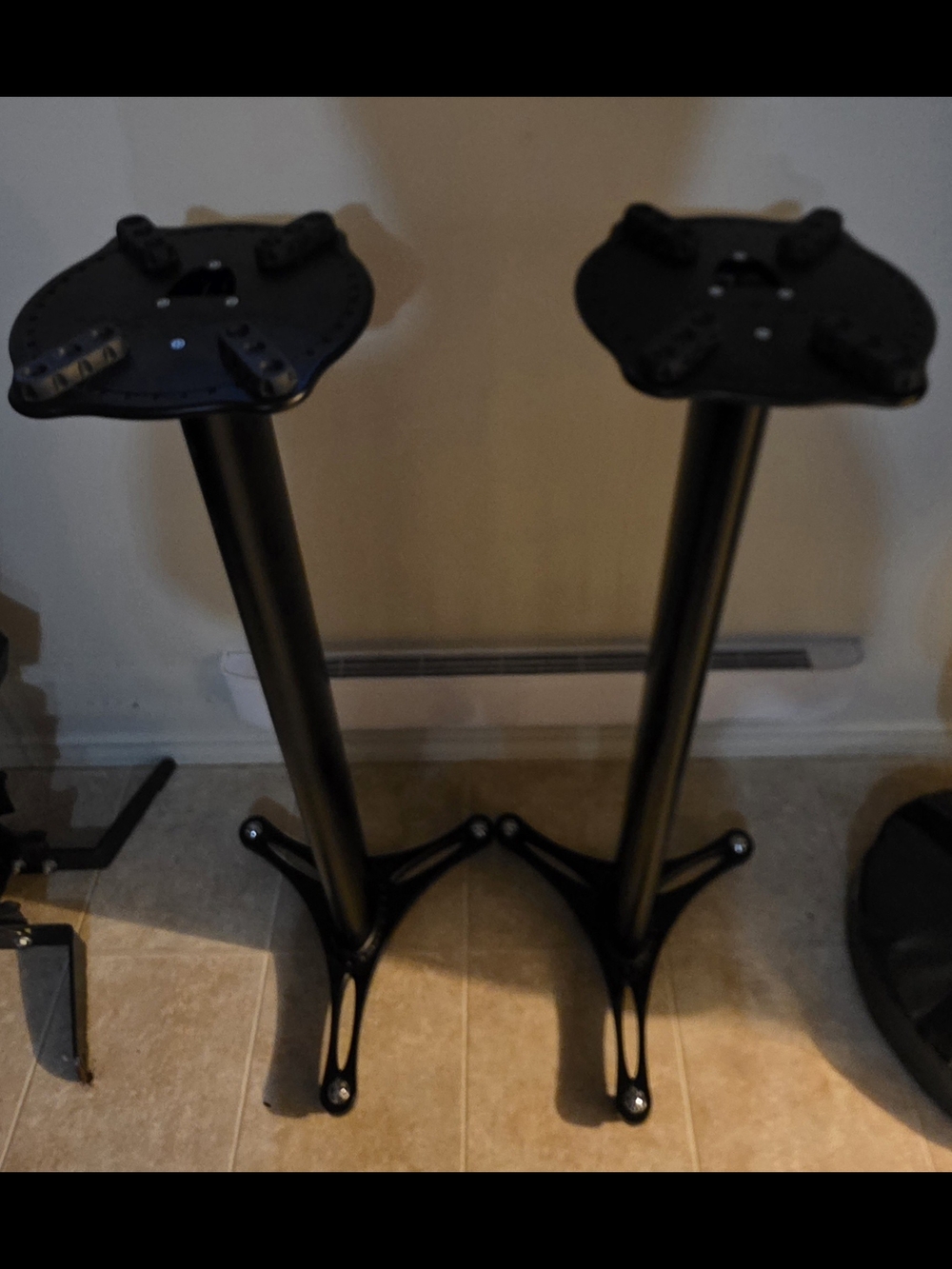 Ultimate Support Speaker Stands x 2
MS9036B - Black